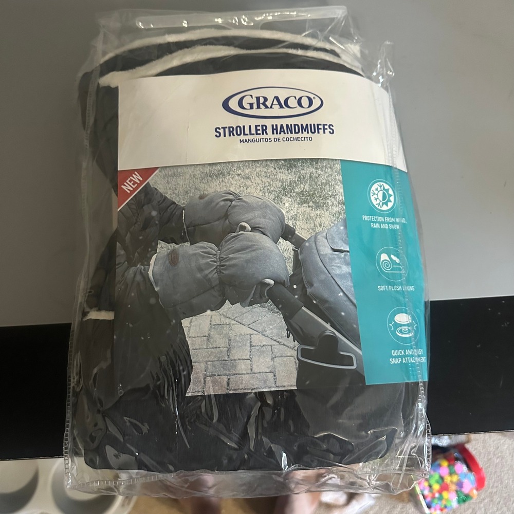 Graco Stroller Handmuffs Black Plush Lined Weather Protection D053122C LKB